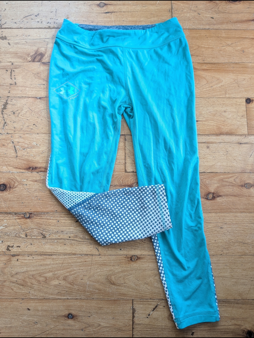 UNDER ARMOUR Girls Teal Aqua Capri Leggings Size Medium
